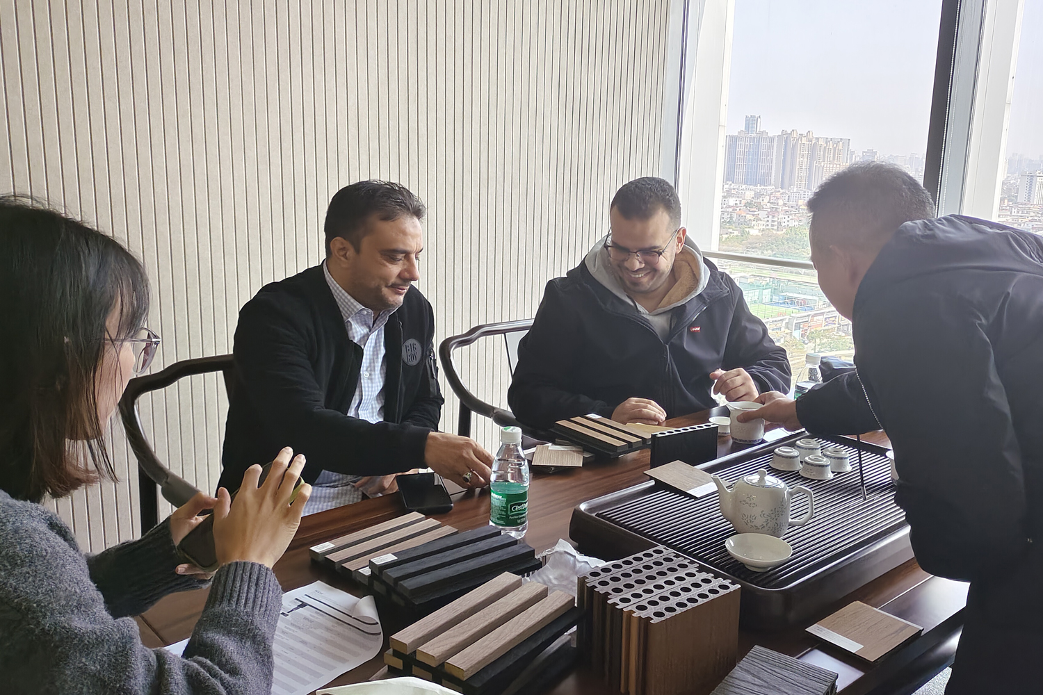 High End Hotel Decoration Material Suppliers Come To Our Company To Discuss Order Details.jpg